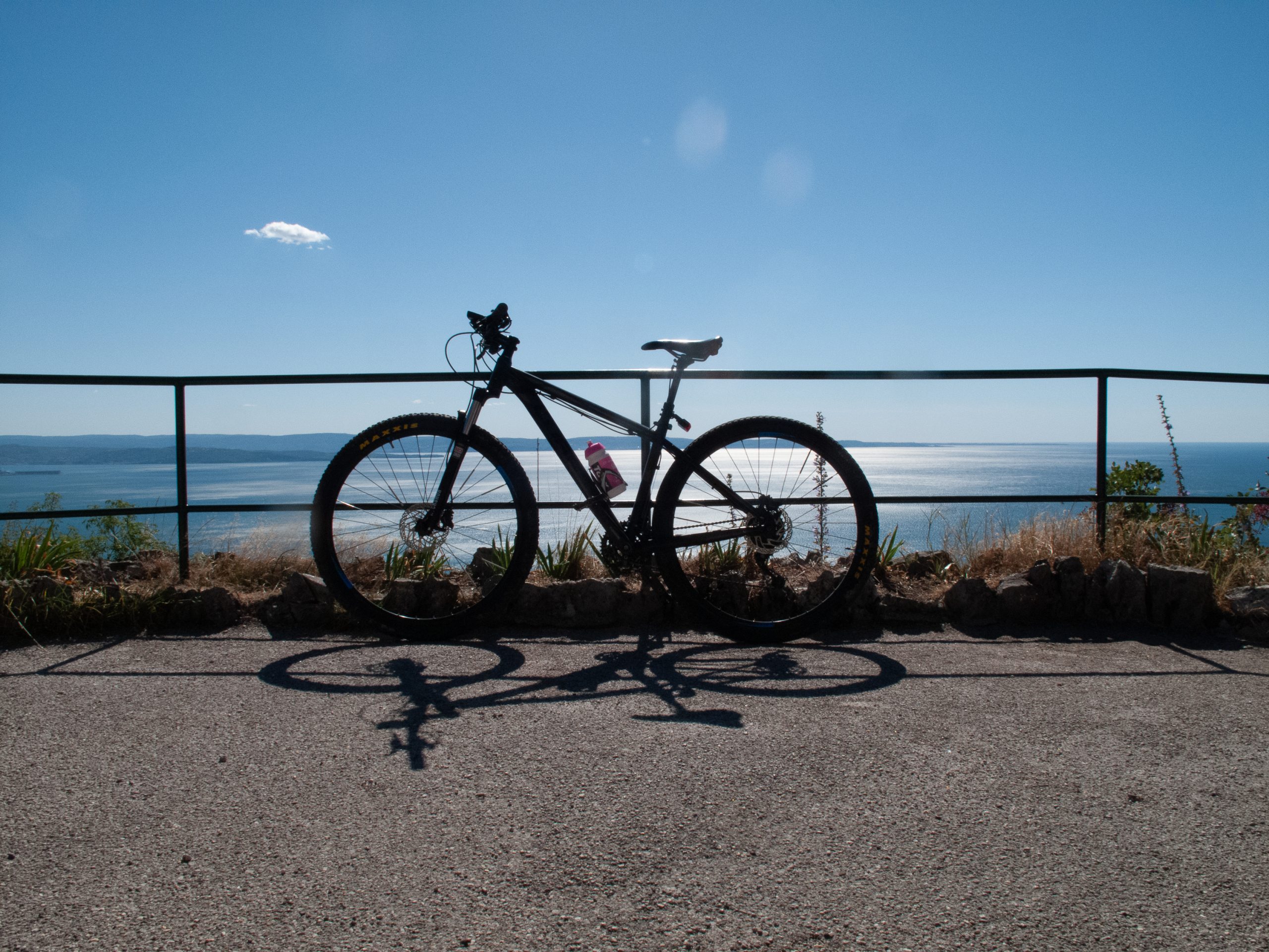 Oltre il cartello “bike friendly”: cosa serve davvero per accogliere chi pedala sul serio